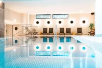 Henri Country House Kitzbühel - Swimmingpools