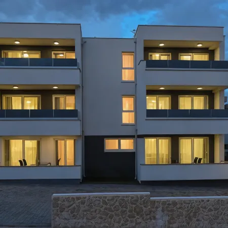 Pool Apartments & Rooms Mare