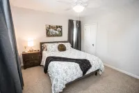 Cool, Trendy house in Dodge City! The Painted Cow - 3-Star