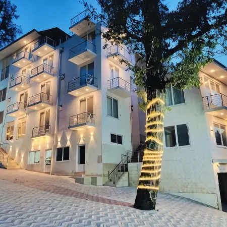 Pinemont Hotel