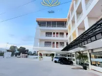 Solok Premier Hotel - 3-Star