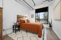 TC 2 BR Condo w/Rooftop Hot Tubs, Top Location, Dog Friendly!