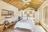 Casa Taina- 5 Bungalows, swimming pool- OCEANFRONT w/Butler and Chef