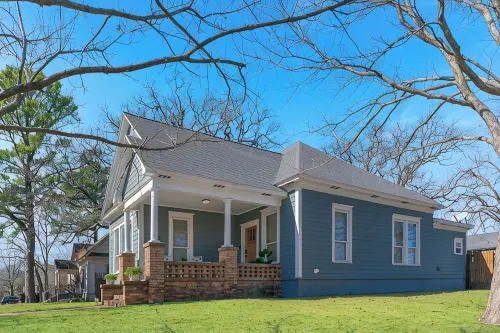 "KOZY KOTTAGE" Near Downtown! 2025 Remodel, Sleeps 8 Comfortably, Games & More!