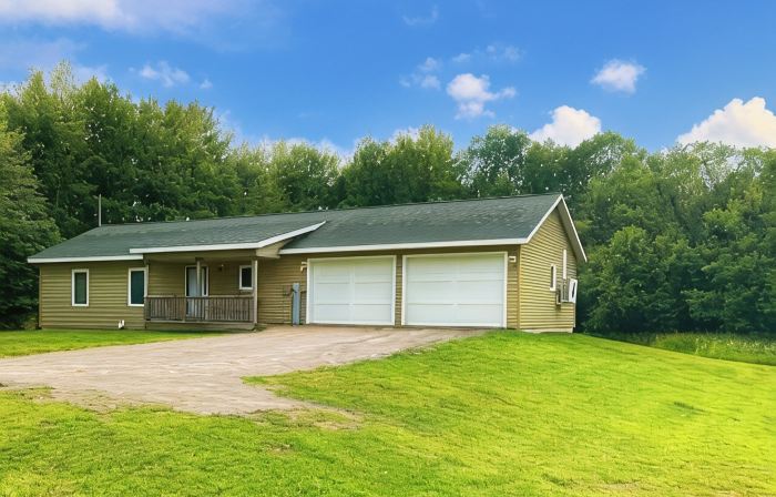 Cabin Near Pictured Rocks, Sleeps 8, 20 Min to Munising