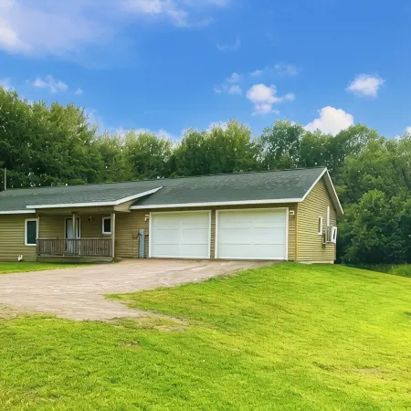 Munising Adventure Cabin - Pictured Rocks, Waterfalls & Trail Access