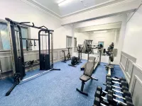 Stunning & Spacious 1-Bed Apt w/ Free Gym & PKG - Condos