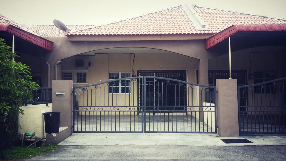Fahaz Lumut Homestay