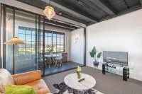 Cozy Studio - Private Balcony, Bath and Tub - 3-Star