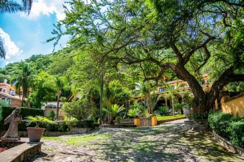 ANANA Rancho San Rafael | Master BD & Lake views