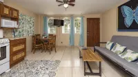 Cococabana3 newly renovated 1BR/1BA apar in downtown Coco, 5 min walk to beach.