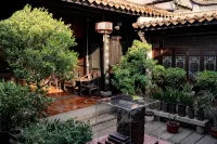 Lin Family Courtyard Homestay (West Street Kaiyuan Temple)