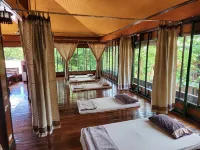 Coral Bungalows Các khách sạn gần Bãi biển Haad Rin