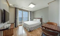 Mud Beach Hotel