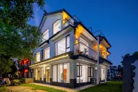 Zhouzhuang Slow Life Lake View Design B&B