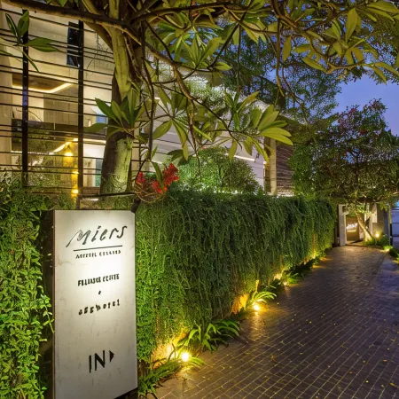 Miers Kuningan, Artotel Curated