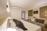 Viale Tower Hotel - Pools