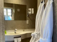 Hotel Montanus Hotels near Gruuthuse Museum