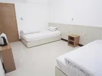 Yishui Hongfu Hotel