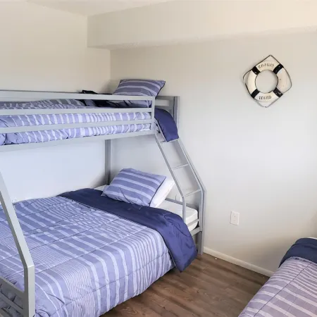 Modern Condo - 3min walk to beach, 2min to Matanzas river