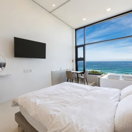 Gangneung Merview Oceanview Spapension Отели рядом с достопримечательностью «Павильон Кёнподэ»