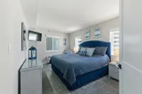 STUNNING 4TH FLOOR GULF FRONT CORNER UNIT with bunk beds - Beach