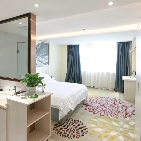 Holiday Hotel