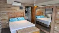 Lydia's House, Samal Beach Front Apartments - ติดทะเล