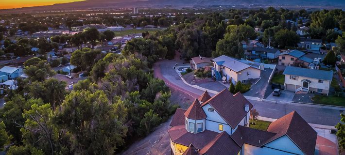 Delta Grand Victorian - Amazing Views! Ping Pong and Cornhole! Hotels in Delta County