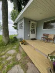 Sunset Serenity: Charming 2-bedroom cottage on picturesque Lake Ontario