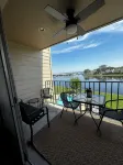 A beautiful Cozy 2-bedroom condo in charming Montgomery on Lake Conroe - プライペートプール