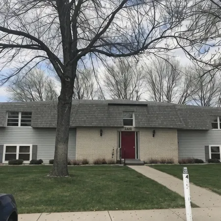 Clean and Comfy!! 2 Bedrooms!