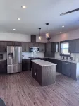HOT TUB - Family friendly spacious 4-bedroom house in charming Pinedale