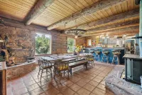 Renovated Historic Flagstaff Cabin, Trails, Hot tub - บ้านพักหลังเล็ก
