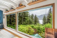 Serene Home with Ocean View - บังกะโล