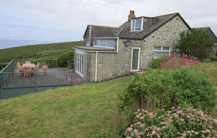 Beach Cottage with amazing beach and sea views
