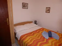 3 bedroom villa, sea 5 minutes walk, private parking & garden, quiet location - balcony