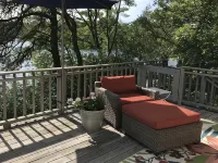 Cozy lake house minutes to Craigville Beach Hotels in Centerville
