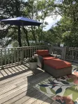 Cozy lake house minutes to Craigville Beach