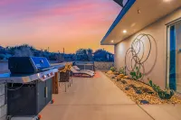 SO GORGEOUS! Luxurious Home w/HOT Tub & Views!!! - Wi-Fi