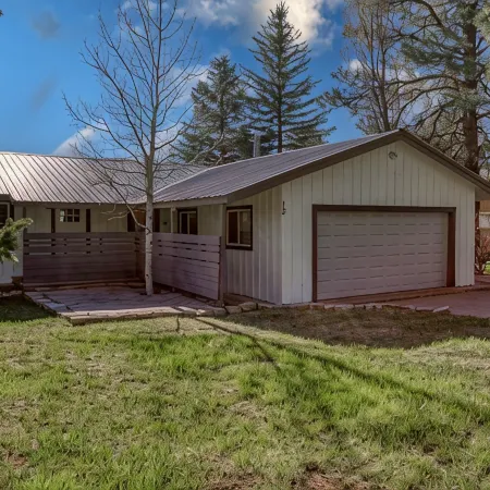A Carefree Cottage/Pet friendly