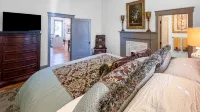 Luxury  getaway, Where the Vampire Diaries was filmed. Hollywood of the South!