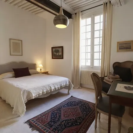 Magnificent apartment on Place aux Herbes- 16th century building