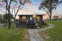 The Armadillo Villa! Hillside Haven with a Panoramic View of the Colorado River - 3-Star