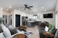 Spacious & Industrial Condo - Perfect for the Whole Gang! Dogs Ok & Great Rates! - Wifi