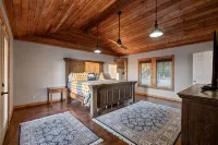 Cozy Cabin in Mentone -  Incredible Views - Swimming Pool - Hot Tub