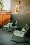 Modern cottage centrally located with private access to the Rogue River! - 4-Sterne