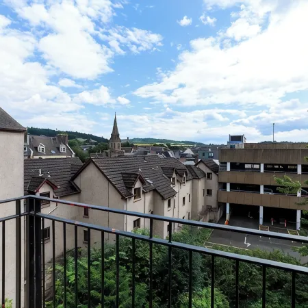 Luxurious City Centre Apartment