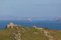 Stunning 5 Bedroom Holiday Home, with Amazing Sea Views, Garden and Parking - جاكوزي