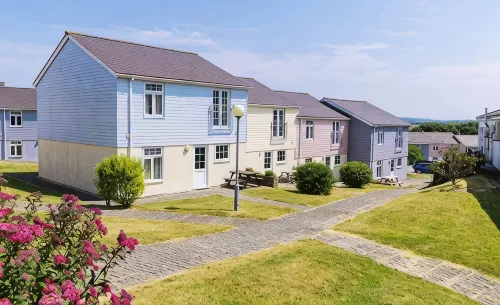 Atlantic Reach Cottage, Newquay.  Large 4 bed villa with leisure services & WiFi - Jacuzzi